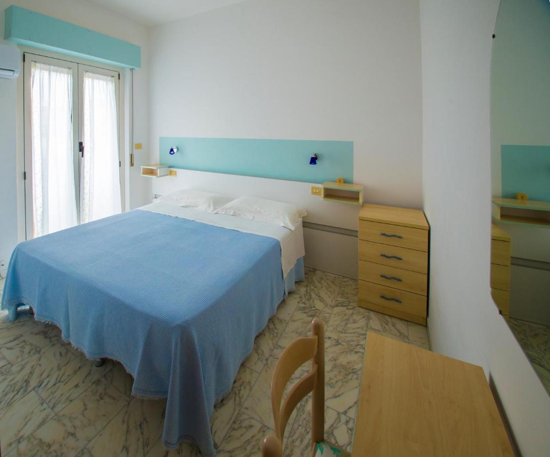 Albergo Il Veliero Pineto Luaran gambar