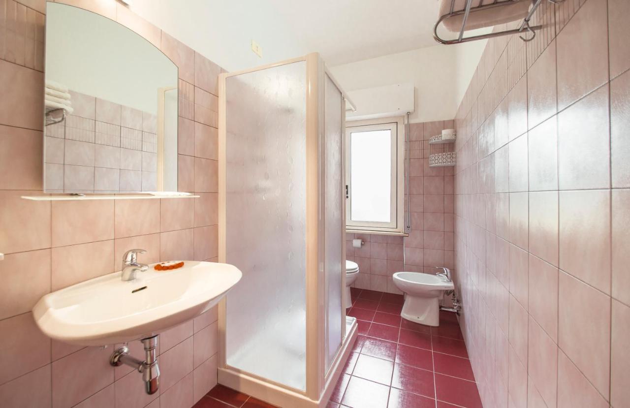 Albergo Il Veliero Pineto Luaran gambar