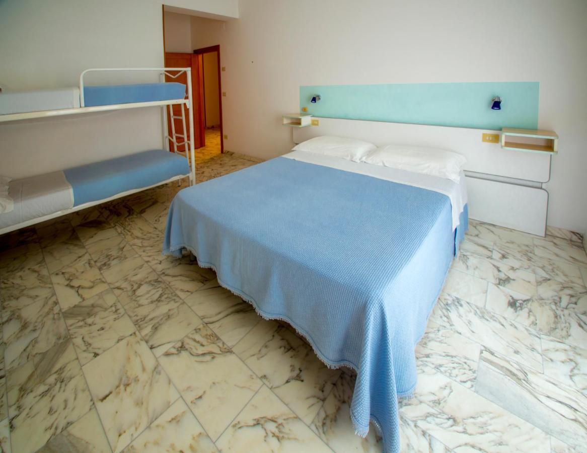 Albergo Il Veliero Pineto Luaran gambar